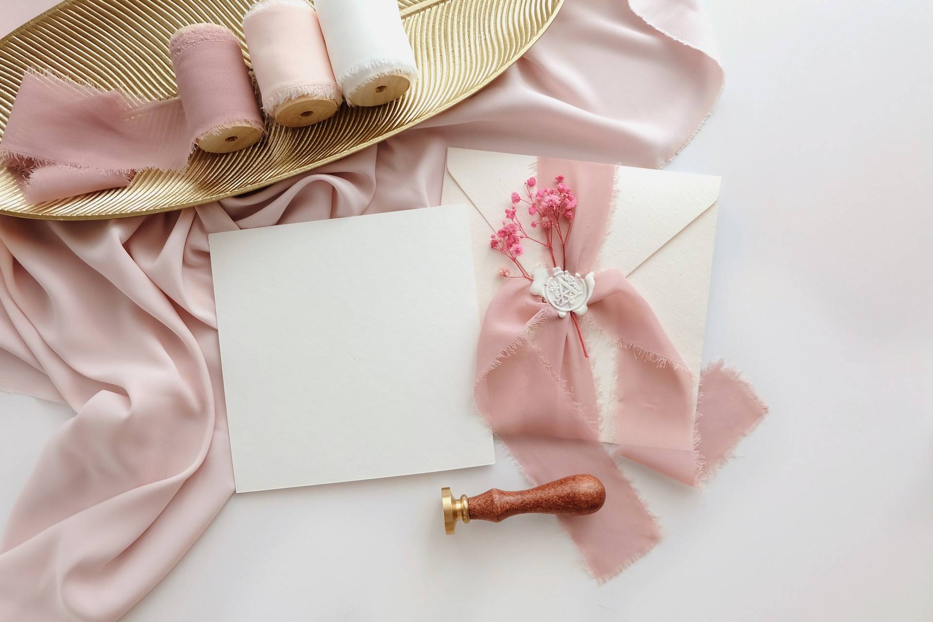 DIY Wedding Invitations: A Touch of Your Unique Style