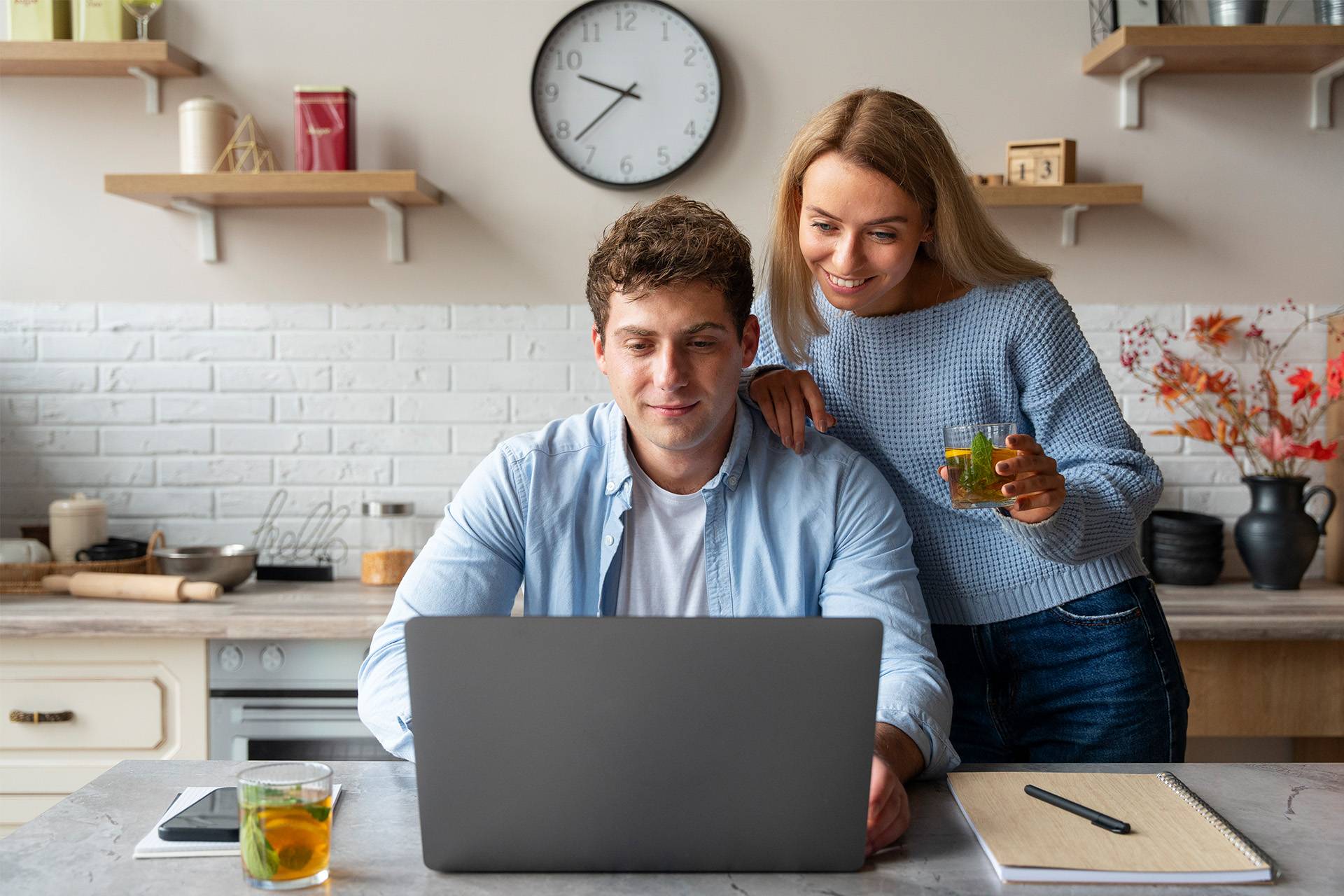 To Create or Not to Create a Wedding Website