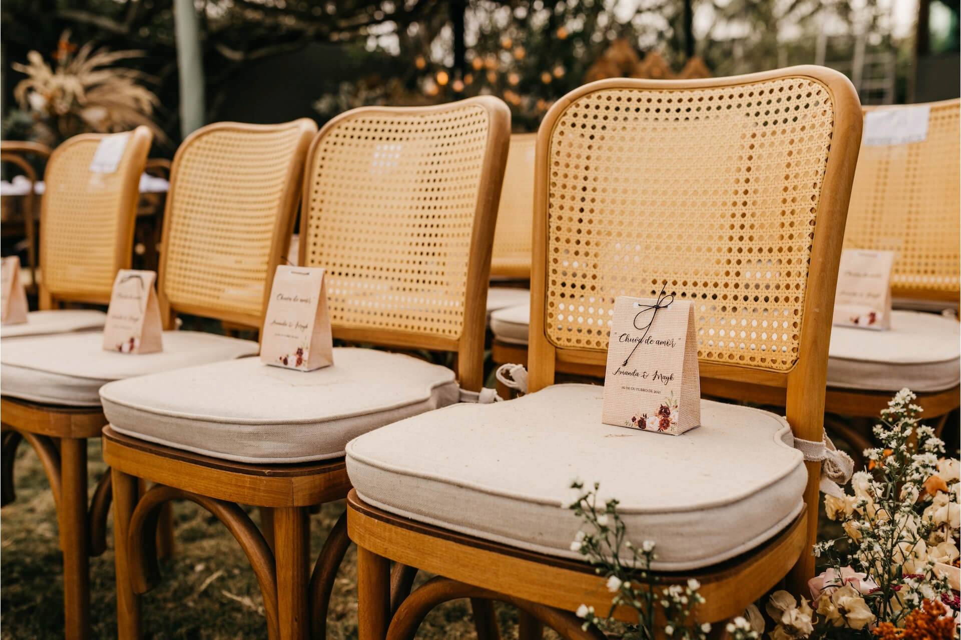 How to Create Your Wedding Guest List