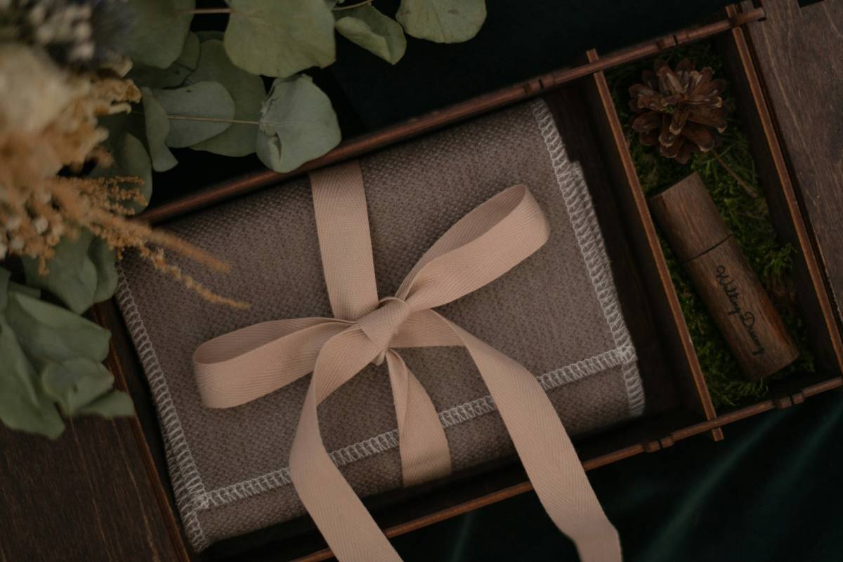 20 Thoughtful Engagement Gifts for the Happy Couple